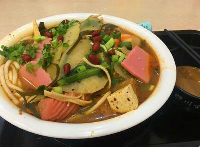 麻辣燙技術培訓哪家好？價格實惠口味多樣化