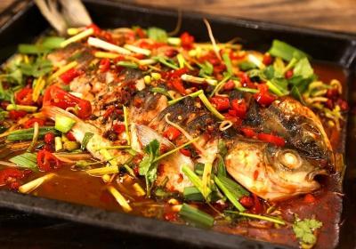 成都烤魚培訓(xùn)學(xué)校，學(xué)燒烤烤魚哪里有培訓(xùn)班？